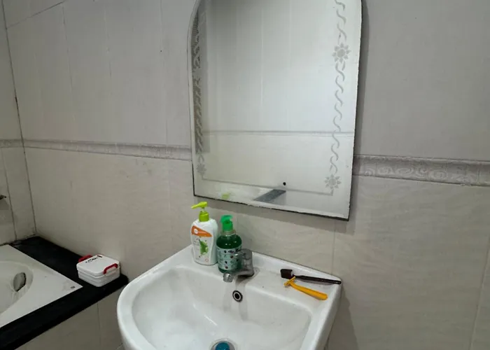 Nua House Ostello *
